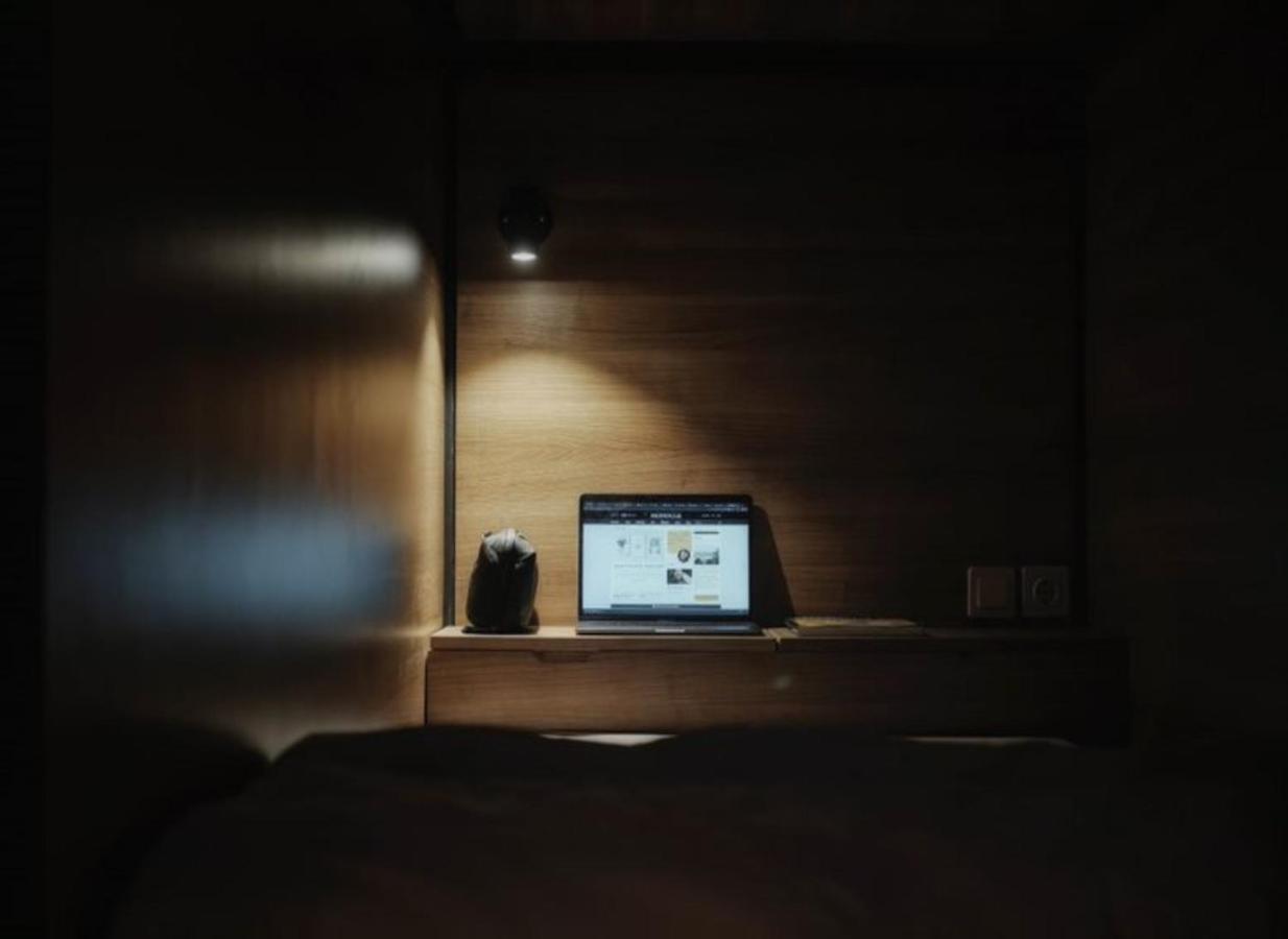 メダン セマラム アット サン ヤッ センホステル エクステリア 写真